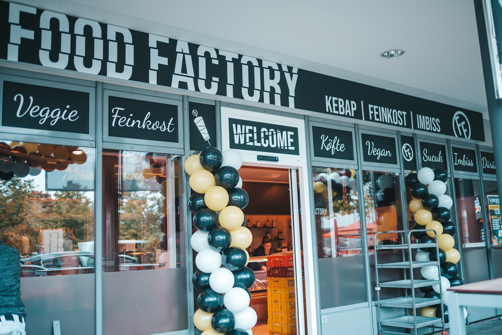 FOOD FACTORY Außenansicht